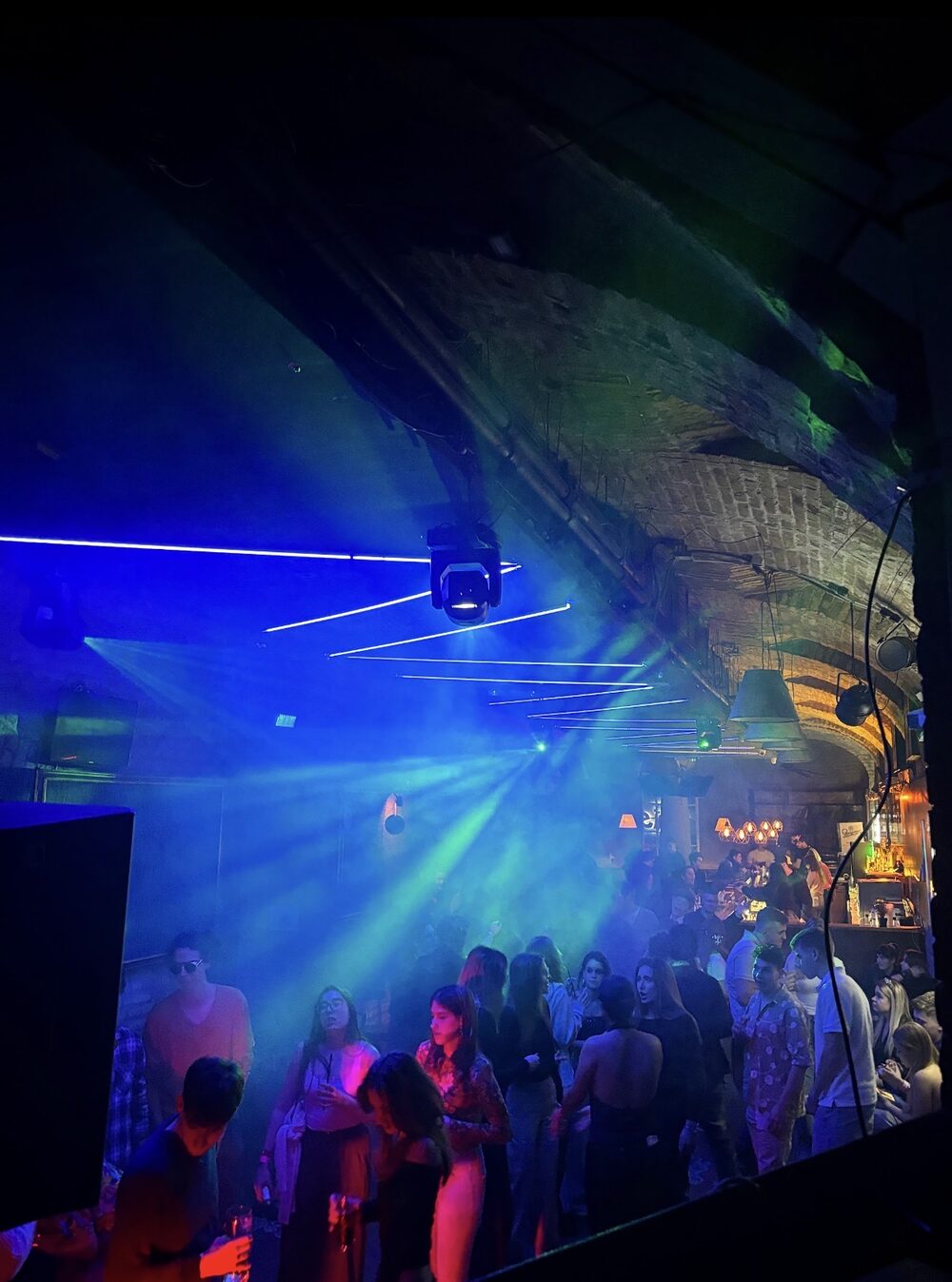 BÄSE Bar dancefloor